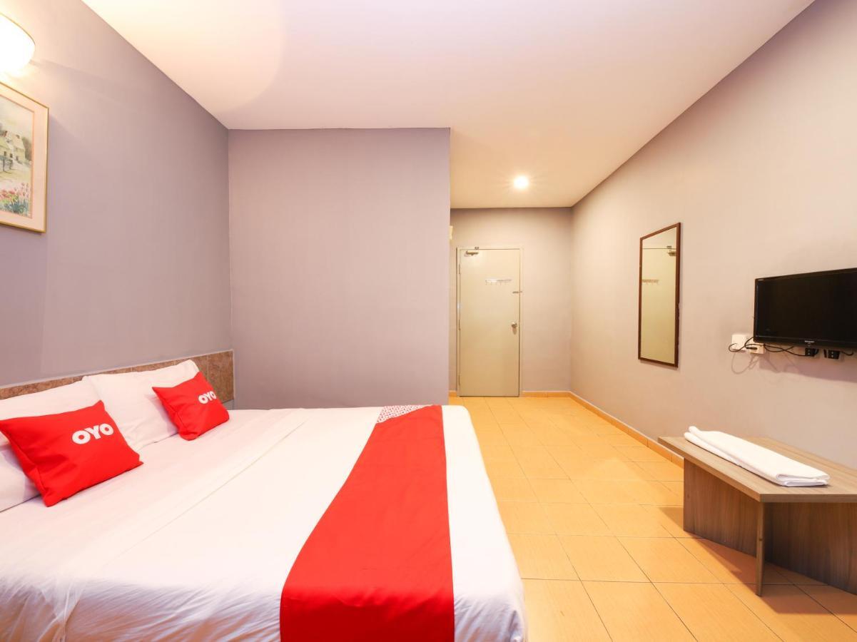 Oyo 89676 Hotel 22 Seremban Bagian luar foto